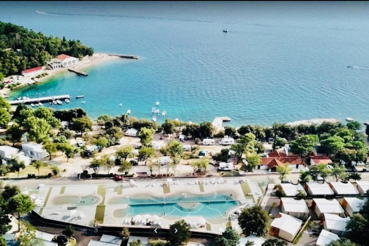 Villa Family Grand De Luxe Mobilhome Selce Esterno foto